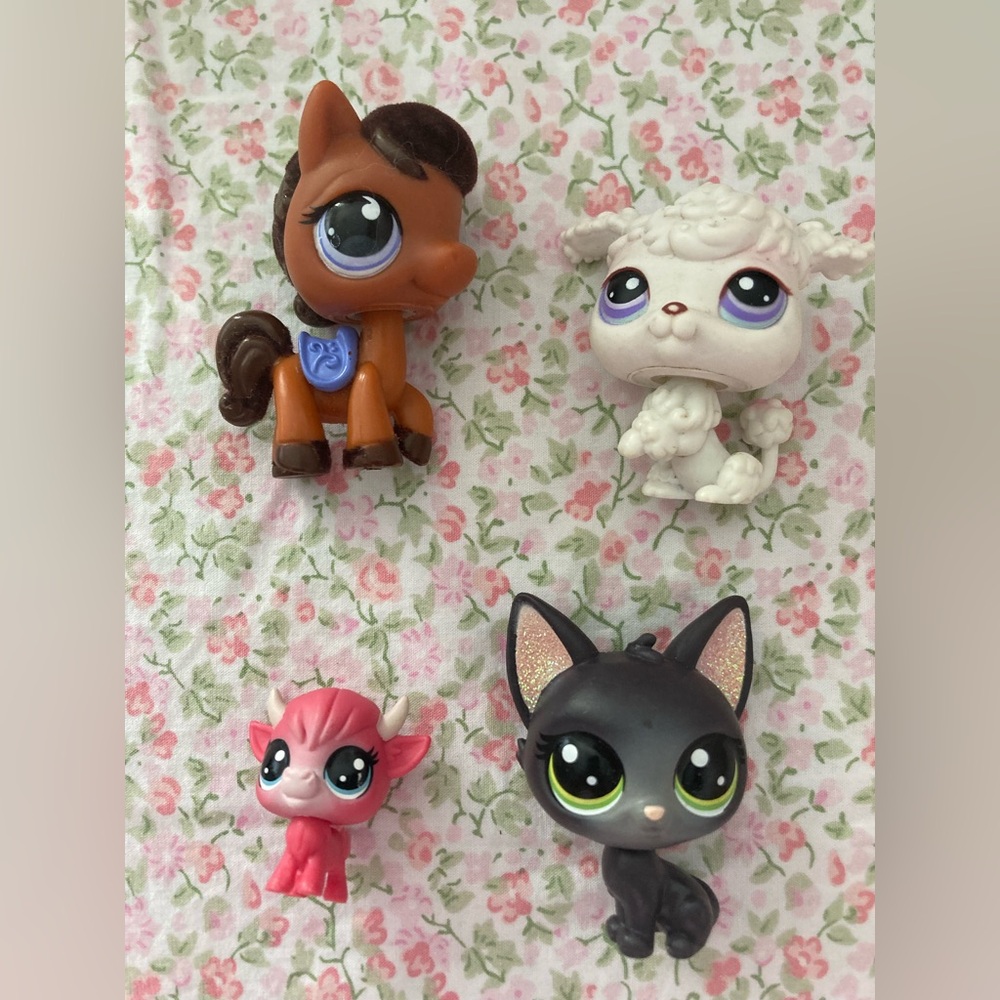 Littlest Pet Shop Lot of pets